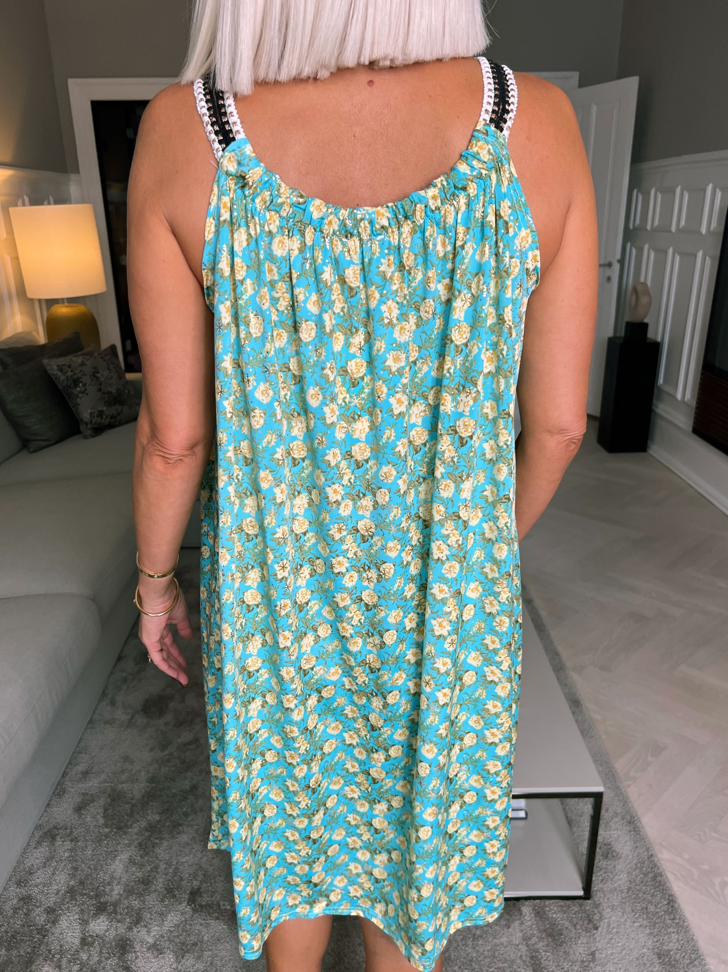 Asta Flower - Klänning med elastiskt band och blommigt tryck